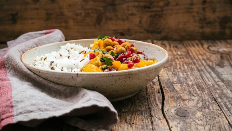 Mangi come i tuoi nonni, ma il cibo è meno nutriente. La colpa è della CO₂